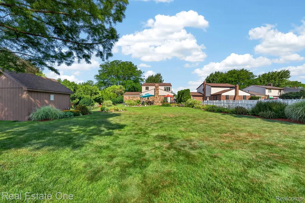 47380 Savannah Drive Macomb Township MI 48044