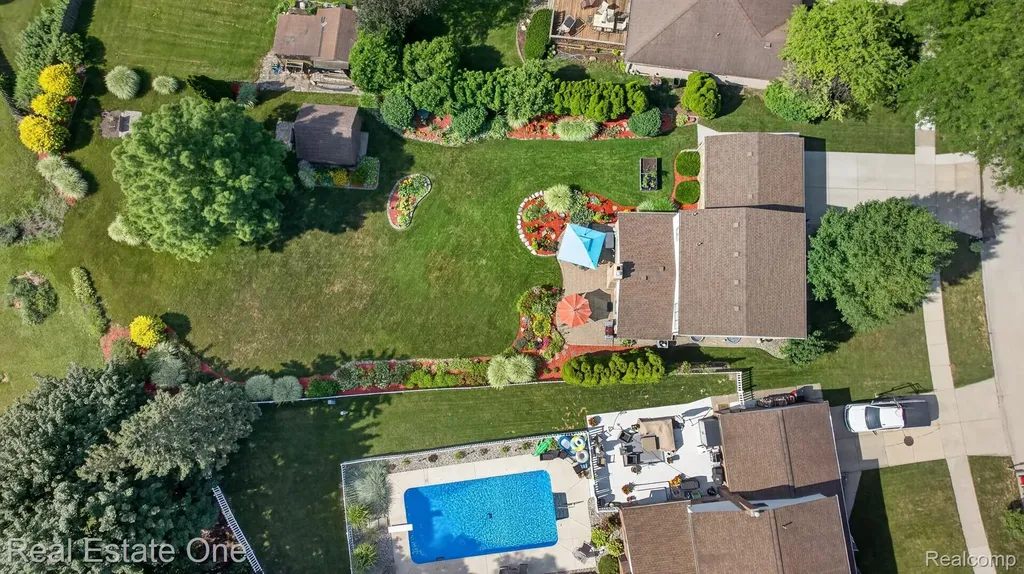 47380 Savannah Drive Macomb Township MI 48044