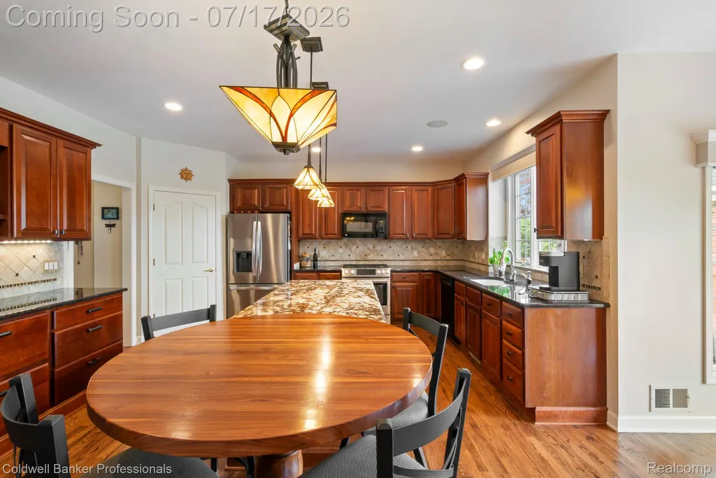 11460 Maple Valley Drive Plymouth Charter Township MI 48170