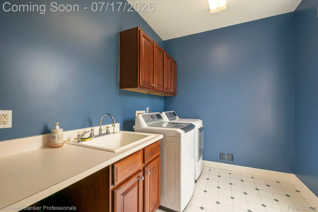 11460 Maple Valley Drive Plymouth Charter Township MI 48170