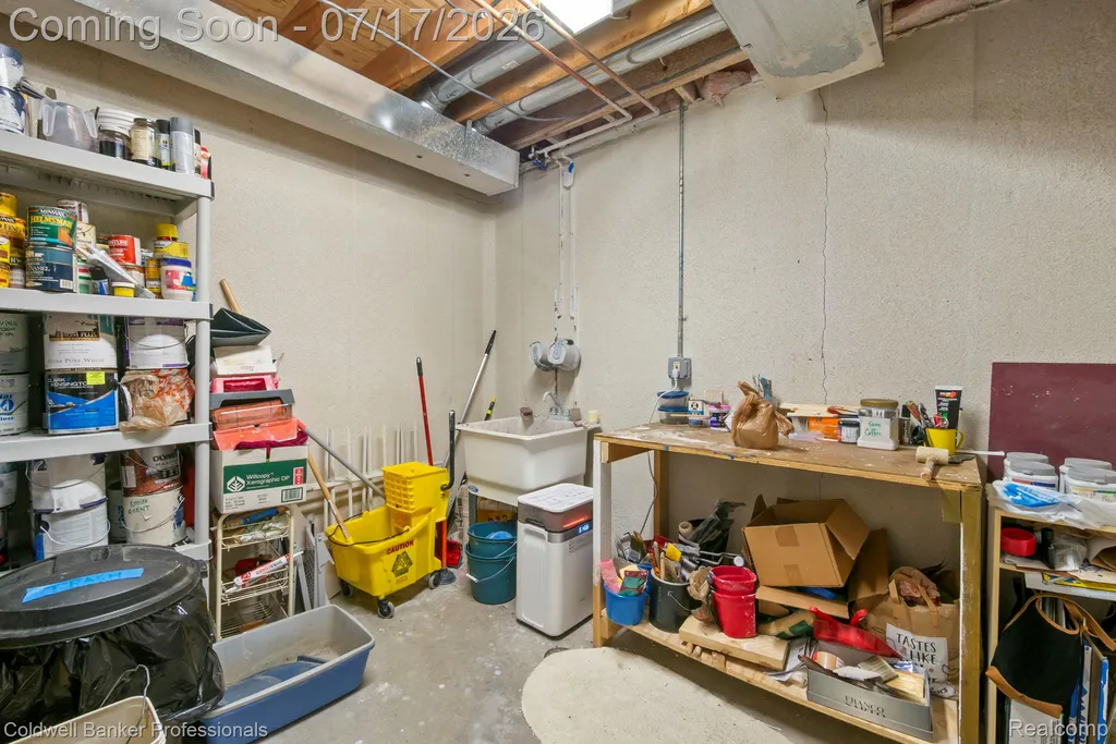 11460 Maple Valley Drive Plymouth Charter Township MI 48170