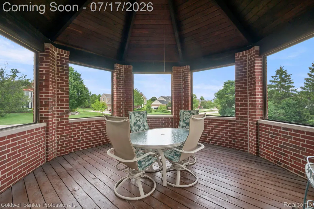 11460 Maple Valley Drive Plymouth Charter Township MI 48170