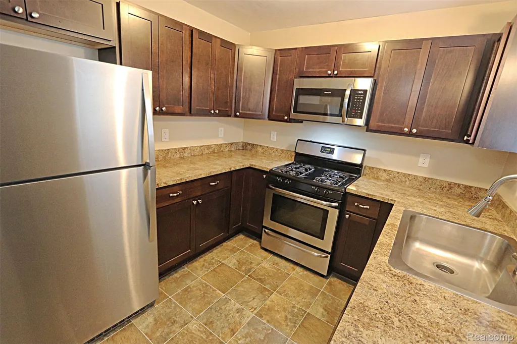 8250 N Henry Ruff Road Westland City MI 48185