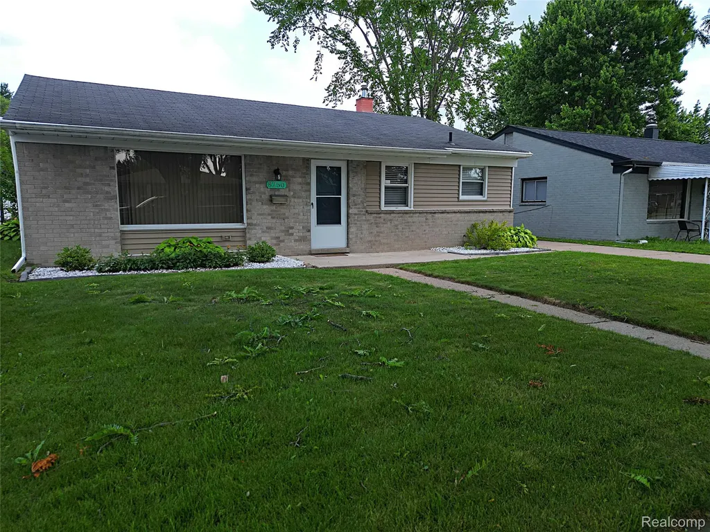 8250 N Henry Ruff Road Westland City MI 48185