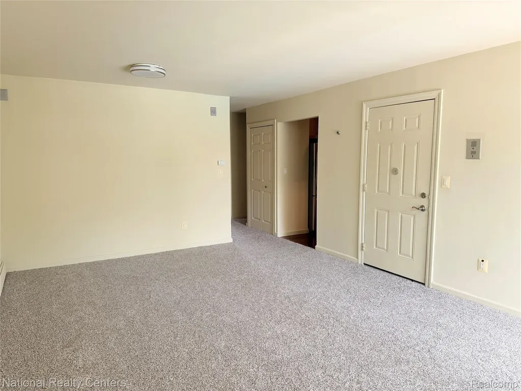 4913 Crooks Road Royal Oak City MI 48073