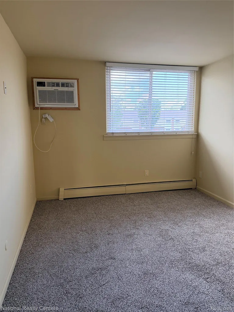 4913 Crooks Road Royal Oak City MI 48073