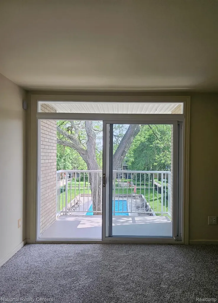 4913 Crooks Road Royal Oak City MI 48073
