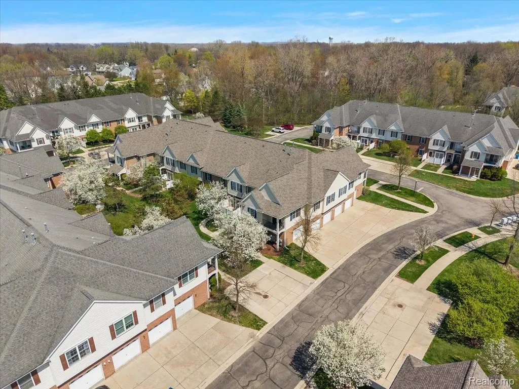 2880 Cottonwood Drive Waterford Charter Township MI 48328