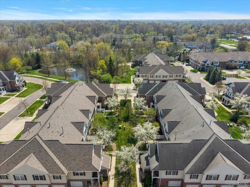 2880 Cottonwood Drive Waterford Charter Township MI 48328