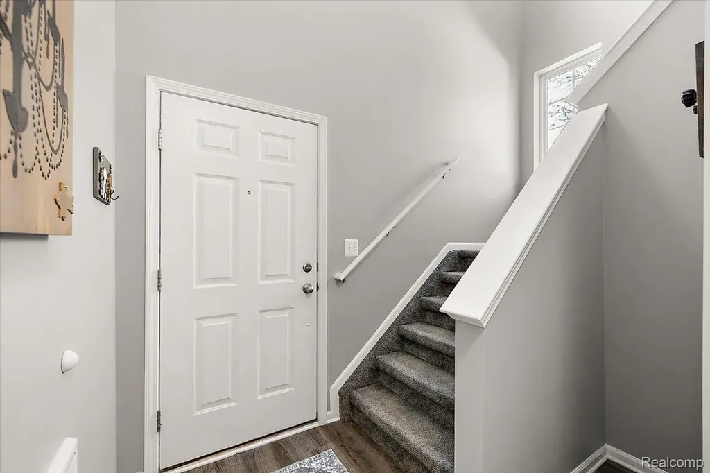 2880 Cottonwood Drive Waterford Charter Township MI 48328