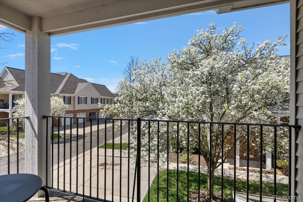 2880 Cottonwood Drive Waterford Charter Township MI 48328