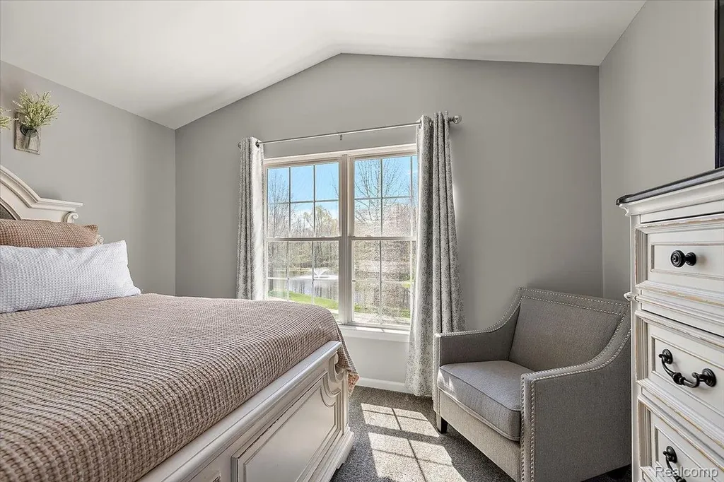 2880 Cottonwood Drive Waterford Charter Township MI 48328