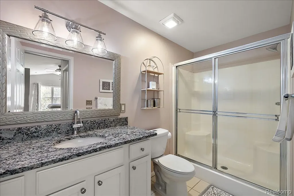 2880 Cottonwood Drive Waterford Charter Township MI 48328