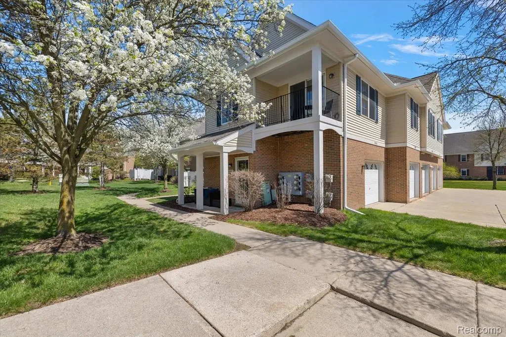 2880 Cottonwood Drive Waterford Charter Township MI 48328