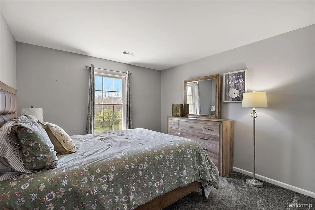 2880 Cottonwood Drive Waterford Charter Township MI 48328