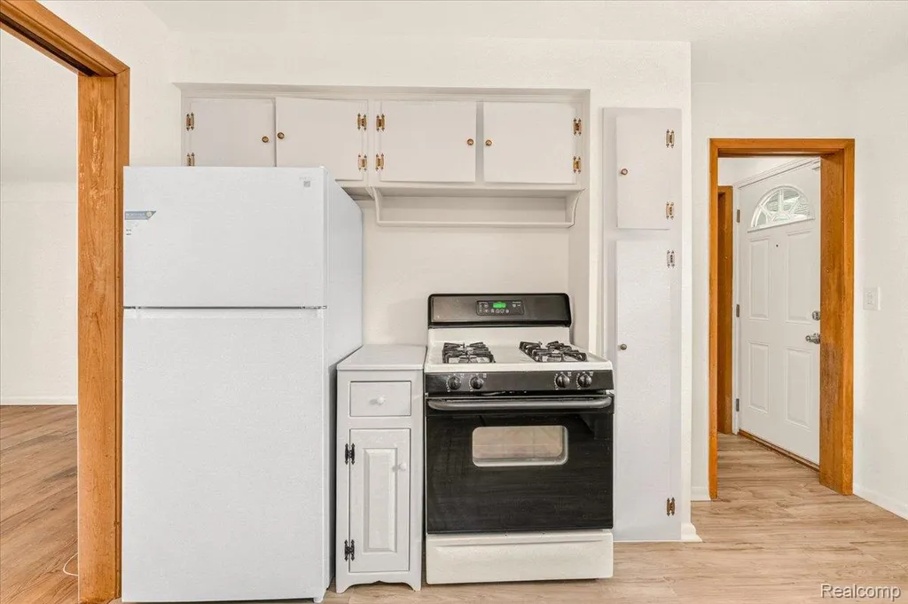 11802 Columbia Redford Charter Township MI 48239