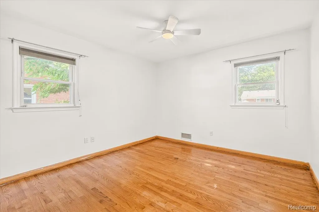 11802 Columbia Redford Charter Township MI 48239