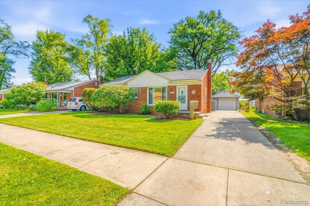 11802 Columbia Redford Charter Township MI 48239