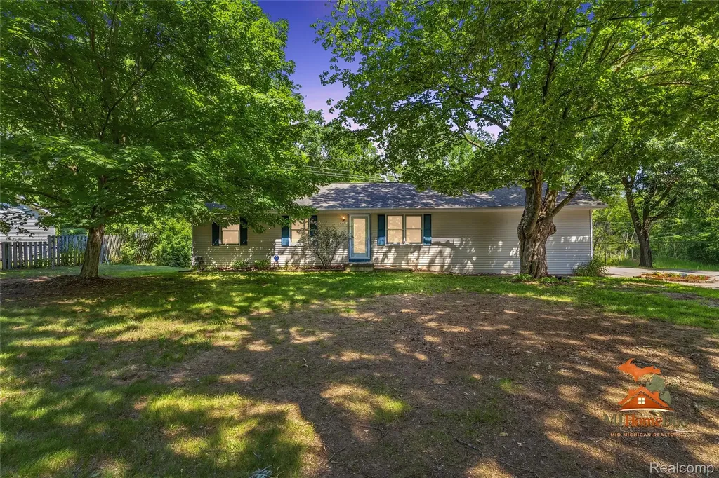 11231 Mcgregor Road Hamburg Township MI 48169