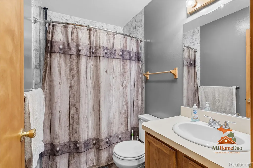 11231 Mcgregor Road Hamburg Township MI 48169