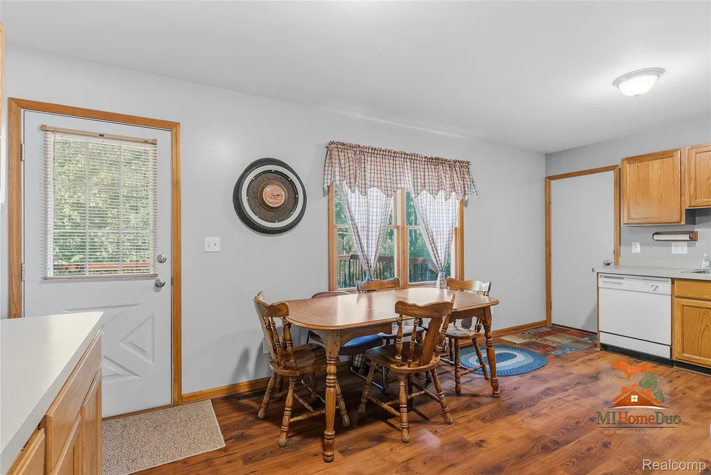 11231 Mcgregor Road Hamburg Township MI 48169