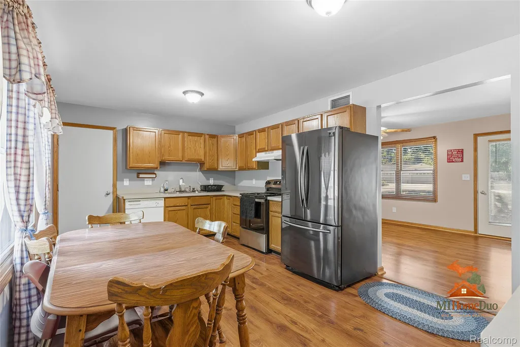 11231 Mcgregor Road Hamburg Township MI 48169