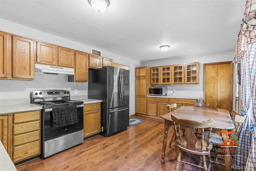11231 Mcgregor Road Hamburg Township MI 48169