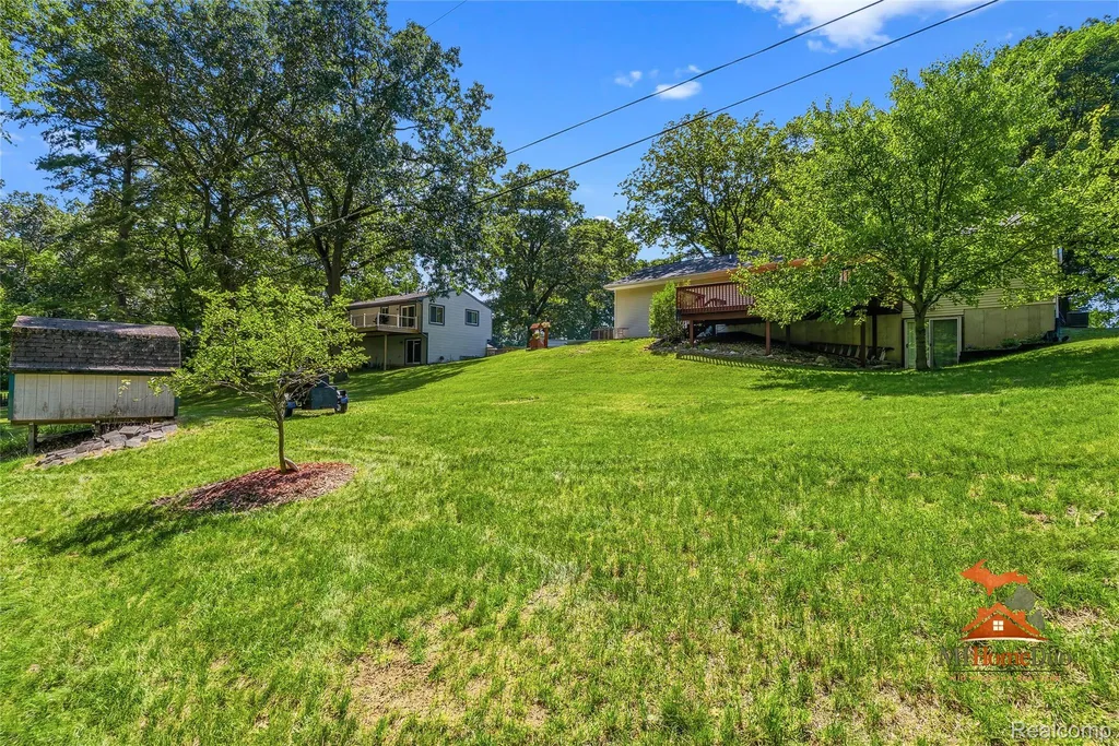 11231 Mcgregor Road Hamburg Township MI 48169