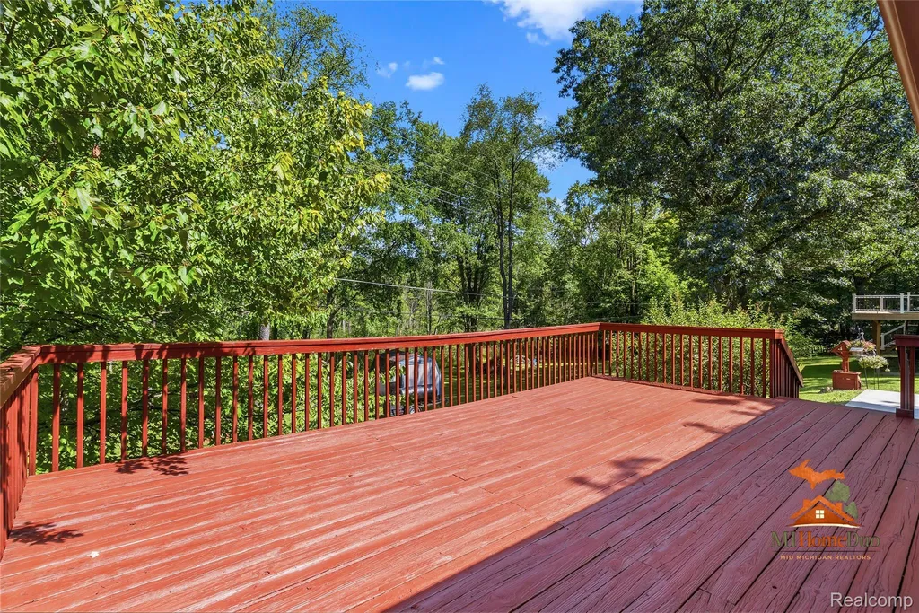 11231 Mcgregor Road Hamburg Township MI 48169