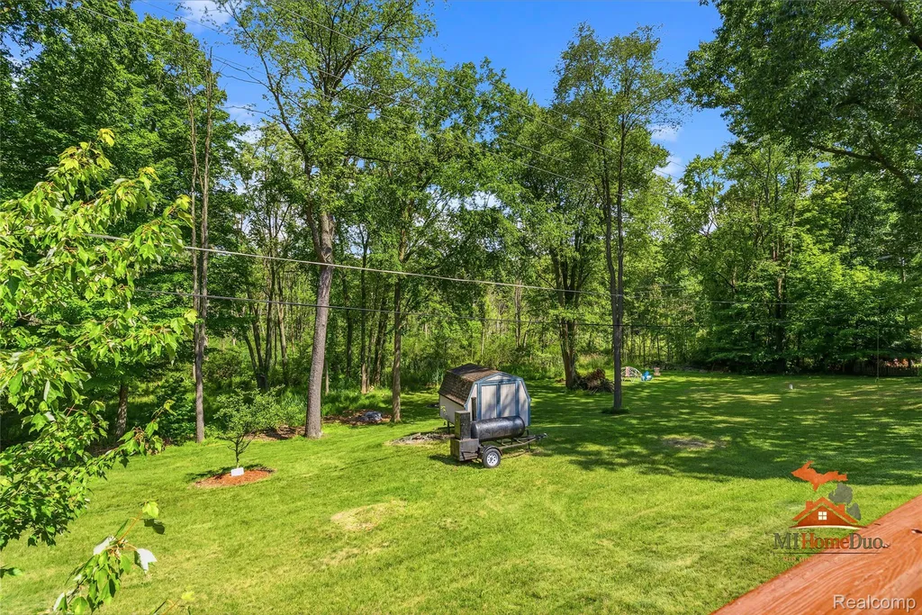 11231 Mcgregor Road Hamburg Township MI 48169
