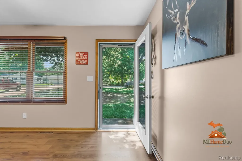 11231 Mcgregor Road Hamburg Township MI 48169