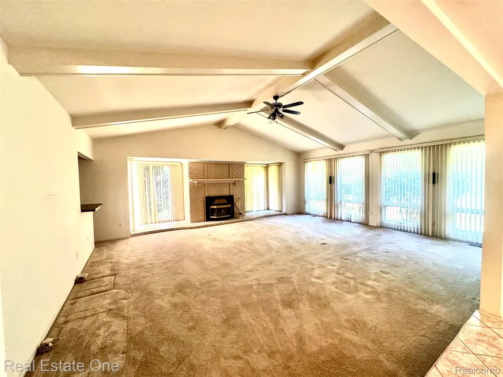 1752 White Water Drive Rochester Hills City MI 48309