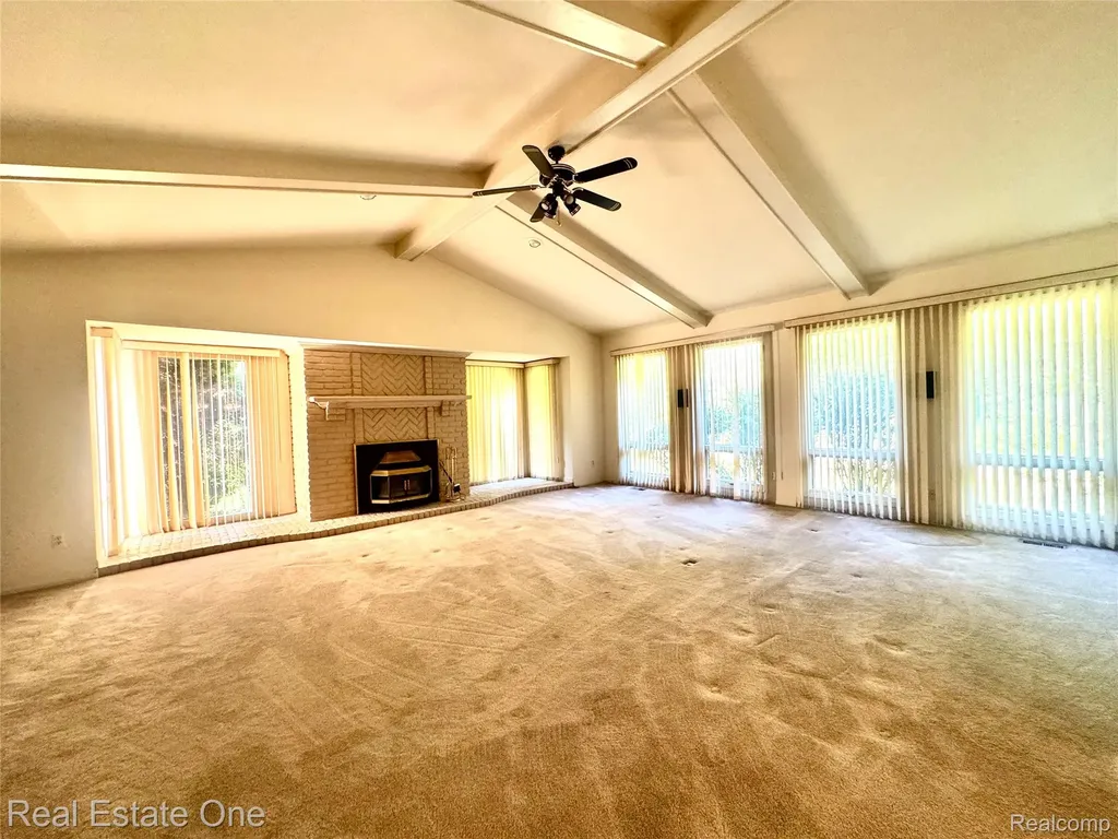 1752 White Water Drive Rochester Hills City MI 48309