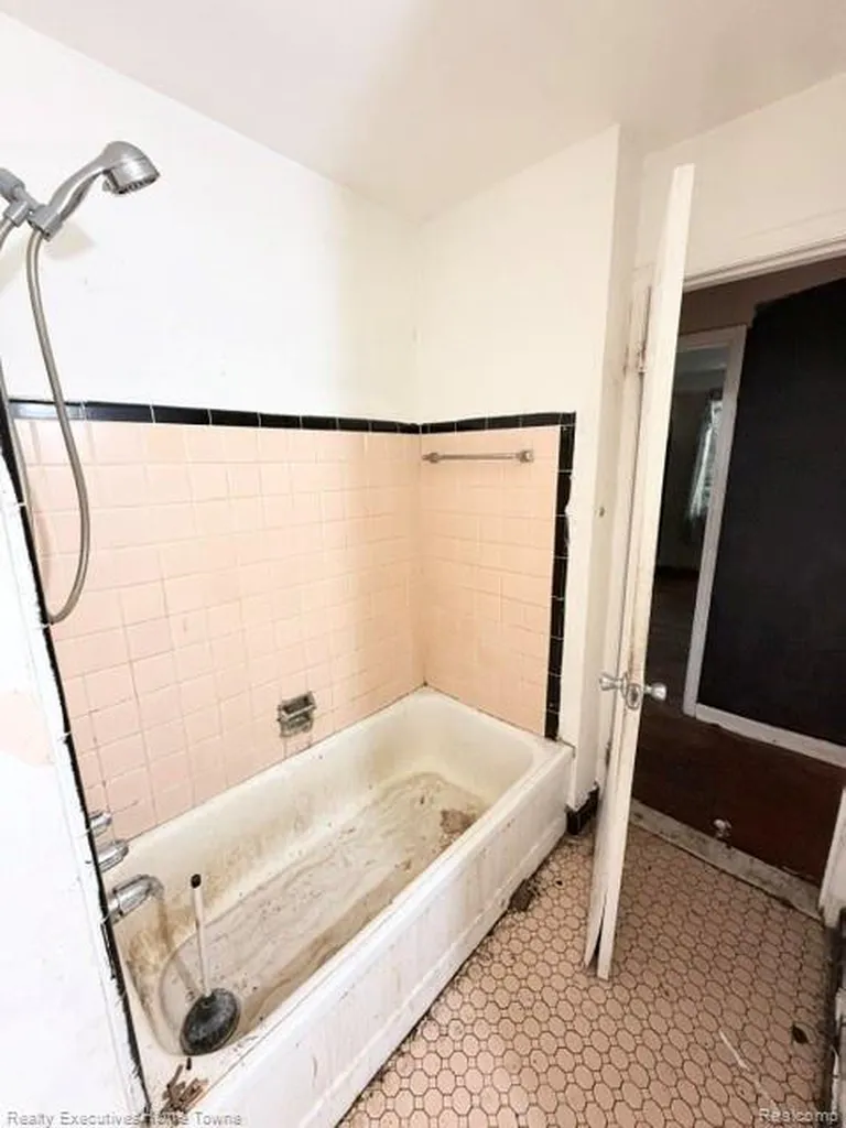 18522 Rosemont Avenue Detroit City MI 48219