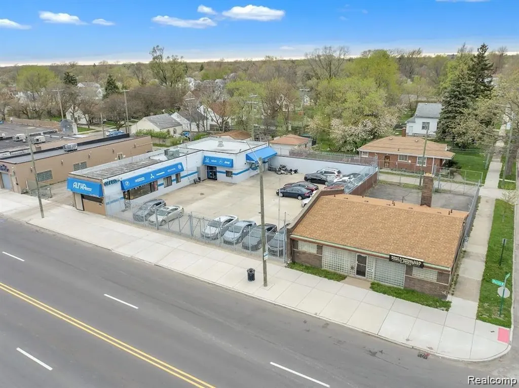 19626 W Warren Avenue Detroit City MI 48228