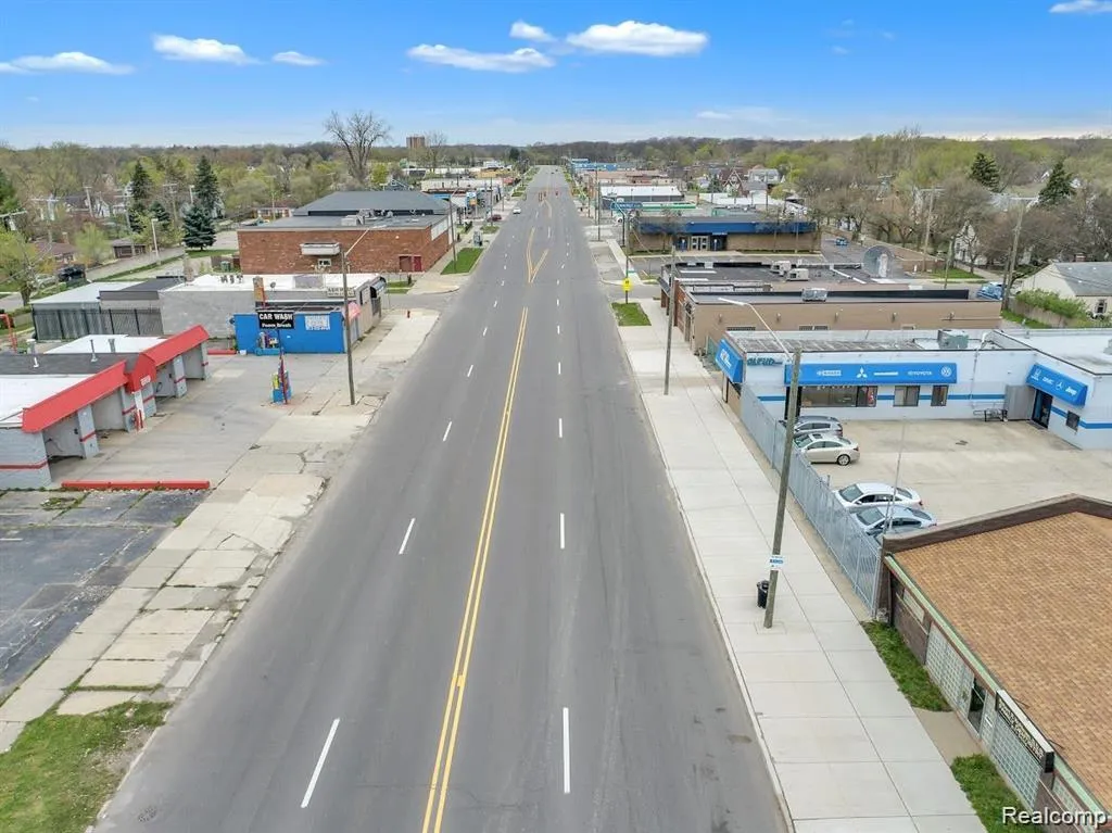 19626 W Warren Avenue Detroit City MI 48228