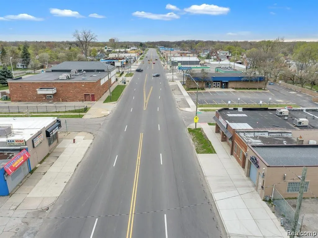 19626 W Warren Avenue Detroit City MI 48228