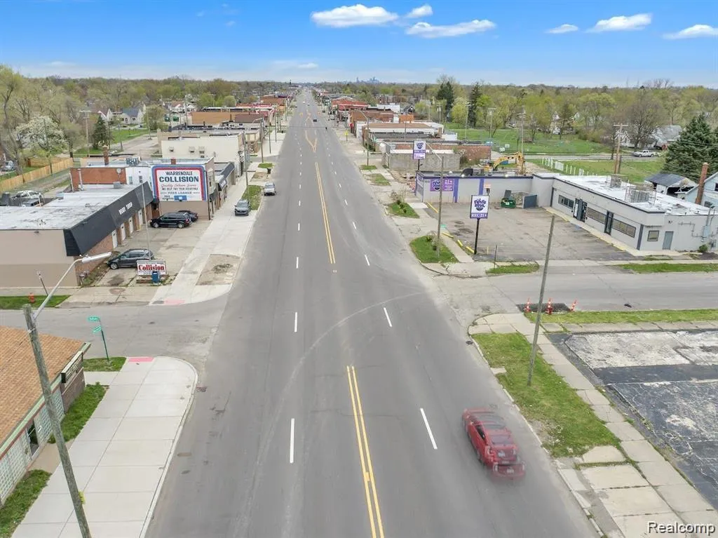 19626 W Warren Avenue Detroit City MI 48228