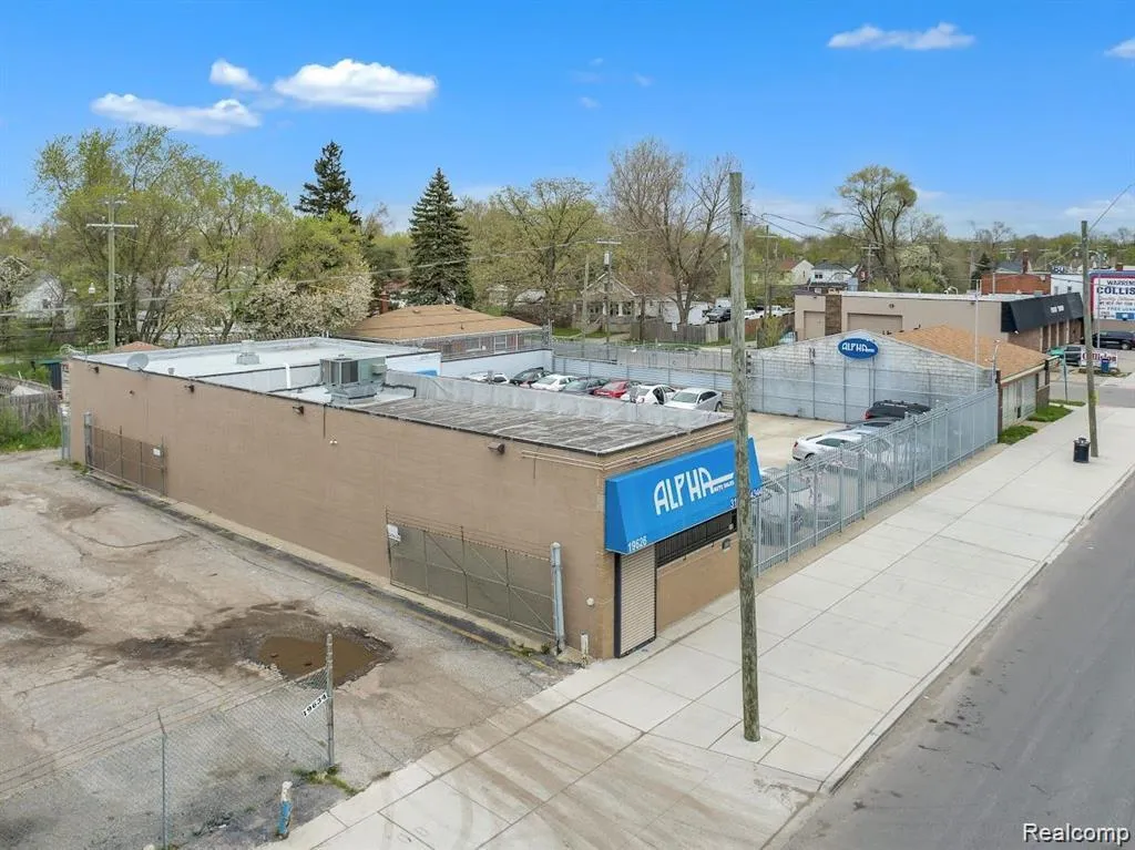 19626 W Warren Avenue Detroit City MI 48228