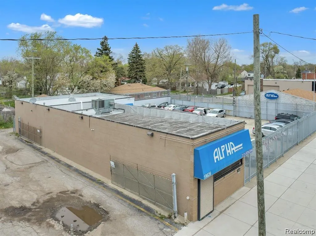 19626 W Warren Avenue Detroit City MI 48228