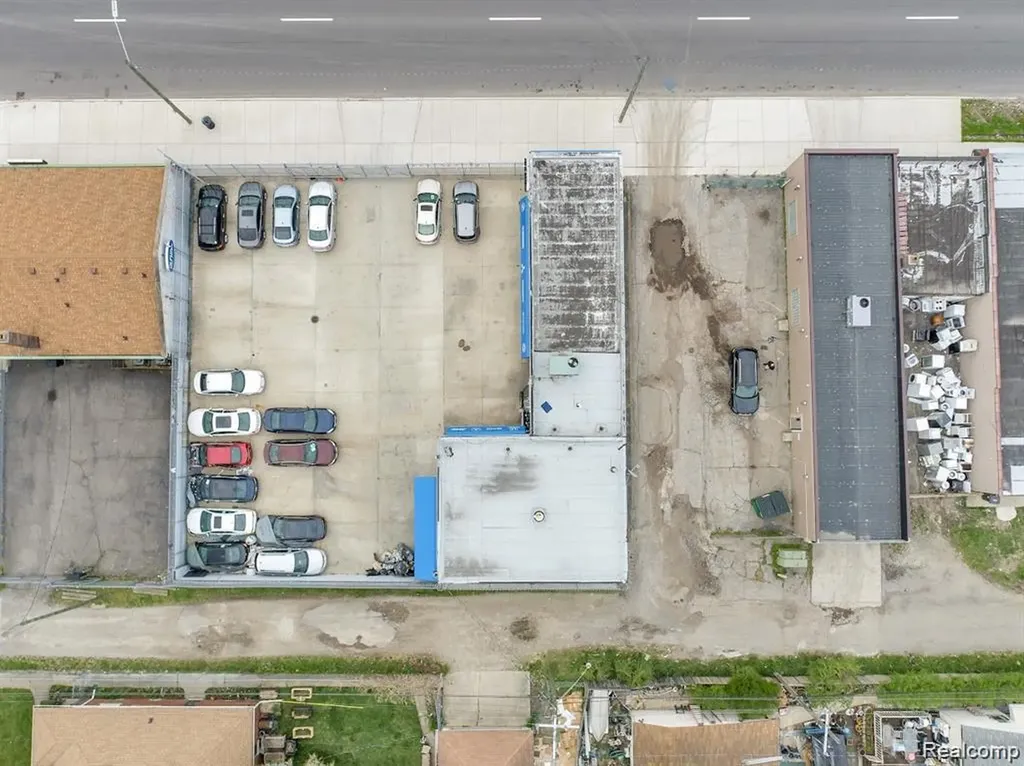 19626 W Warren Avenue Detroit City MI 48228