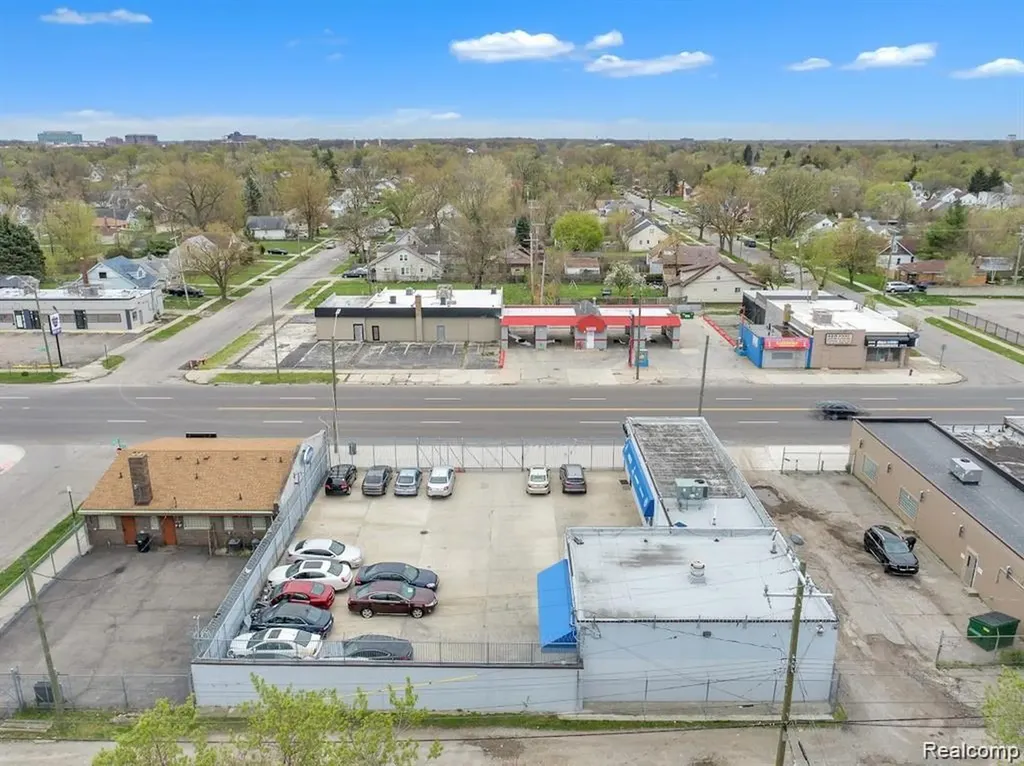19626 W Warren Avenue Detroit City MI 48228