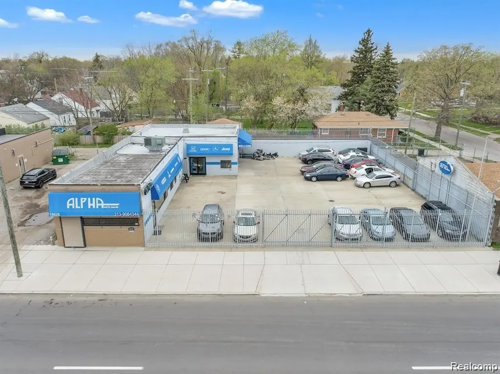 19626 W Warren Avenue Detroit City MI 48228