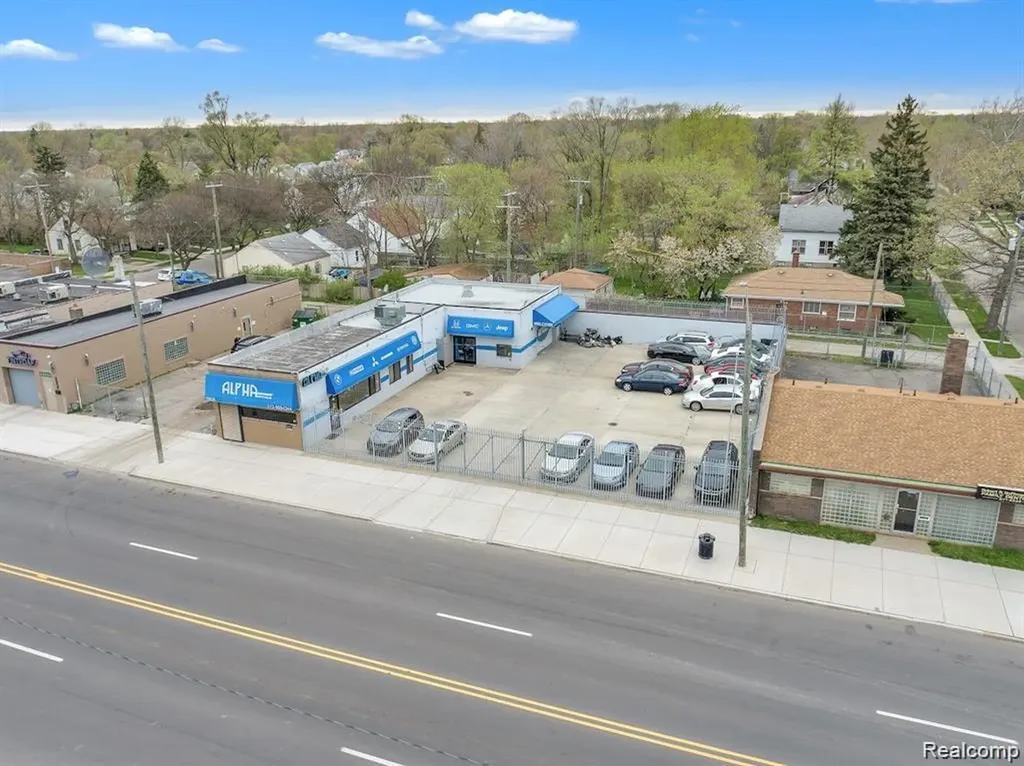 19626 W Warren Avenue Detroit City MI 48228