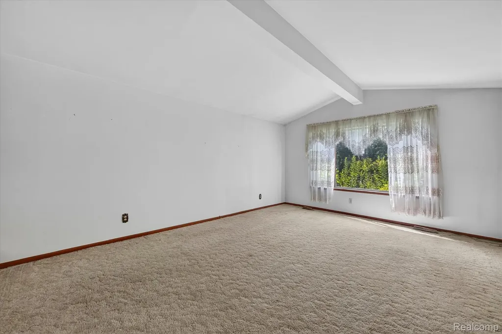 32533 Nestlewood Street Farmington Hills City MI 48334