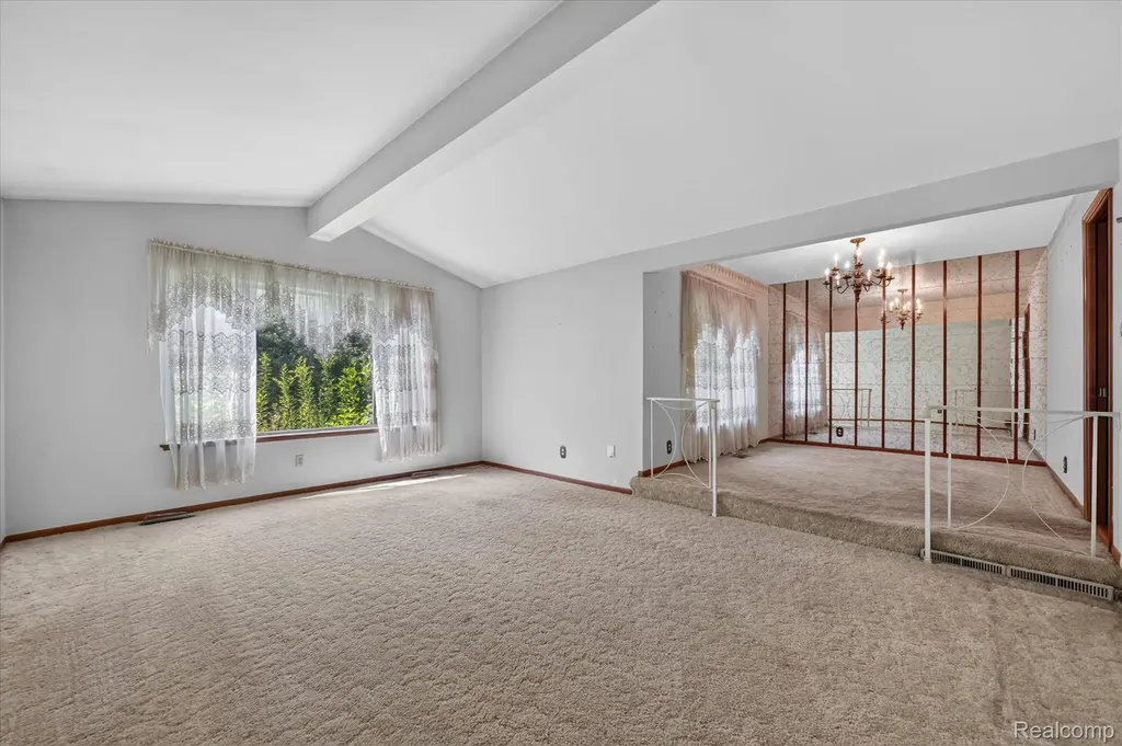 32533 Nestlewood Street Farmington Hills City MI 48334