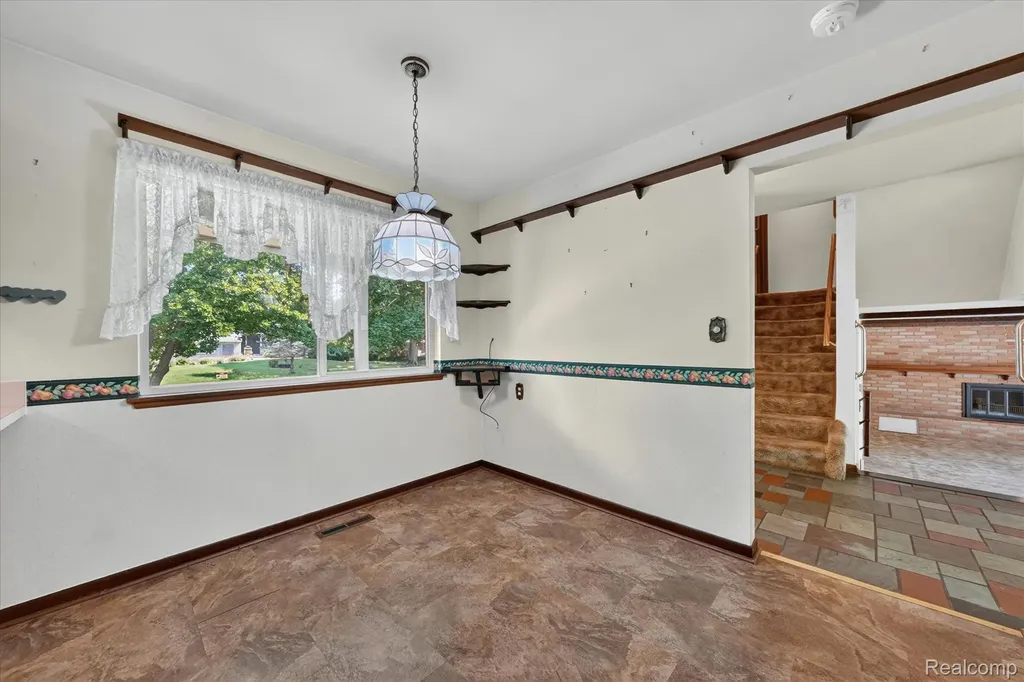 32533 Nestlewood Street Farmington Hills City MI 48334