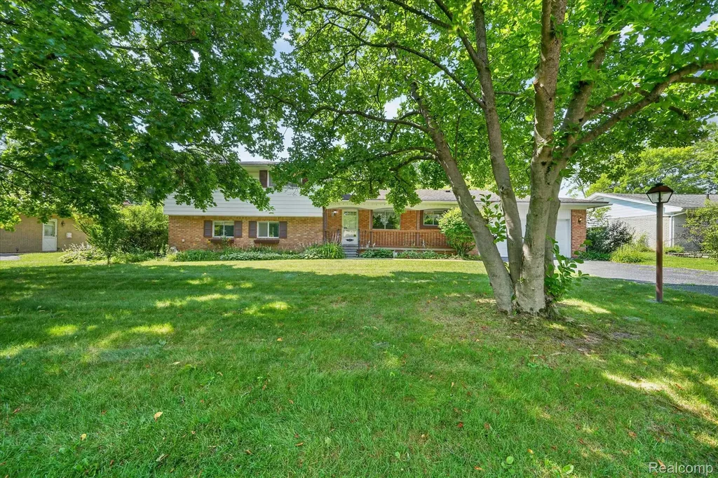 32533 Nestlewood Street Farmington Hills City MI 48334