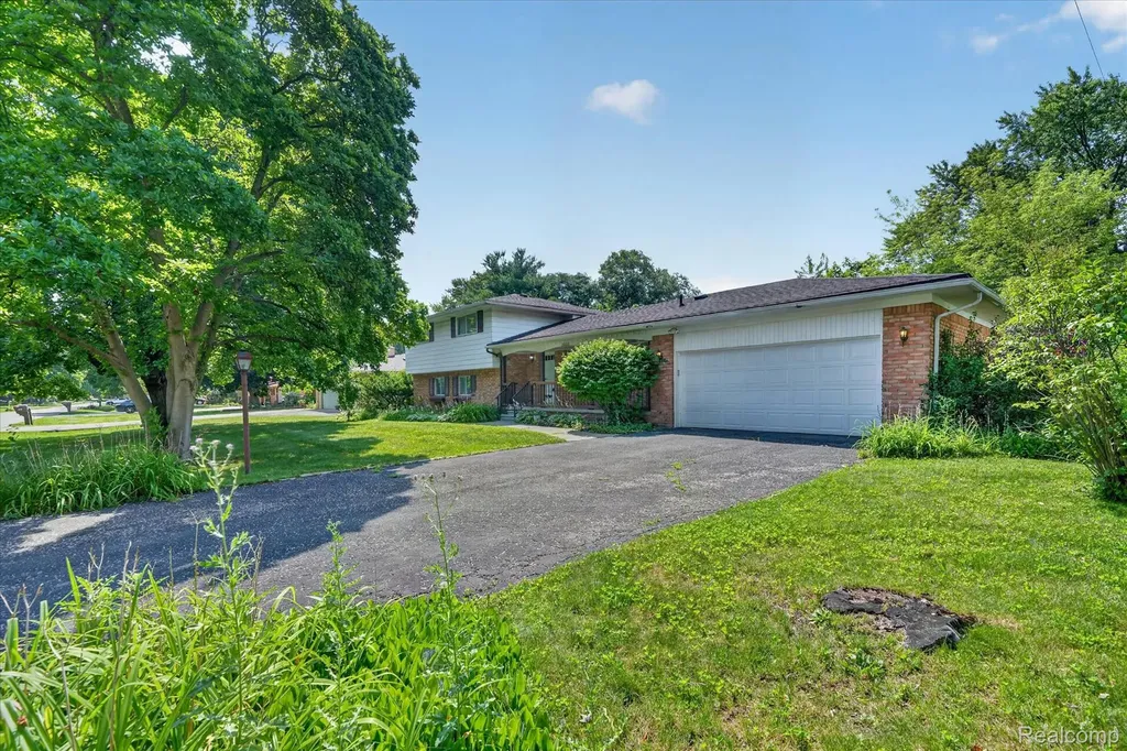 32533 Nestlewood Street Farmington Hills City MI 48334
