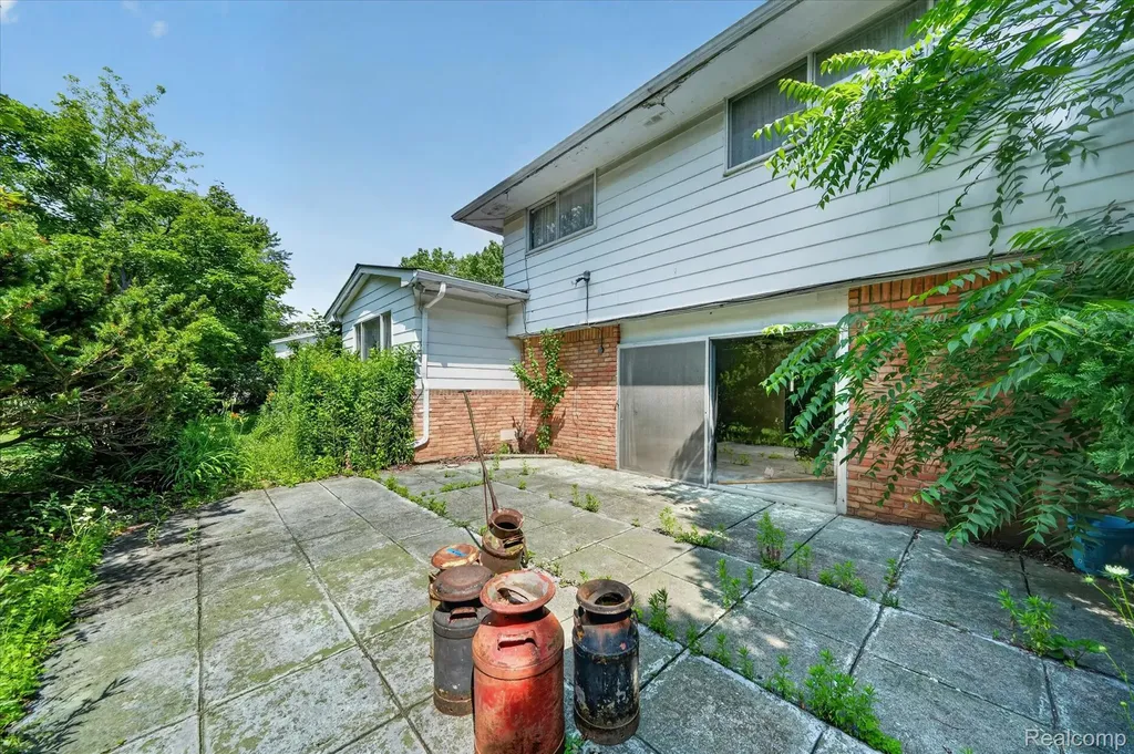 32533 Nestlewood Street Farmington Hills City MI 48334